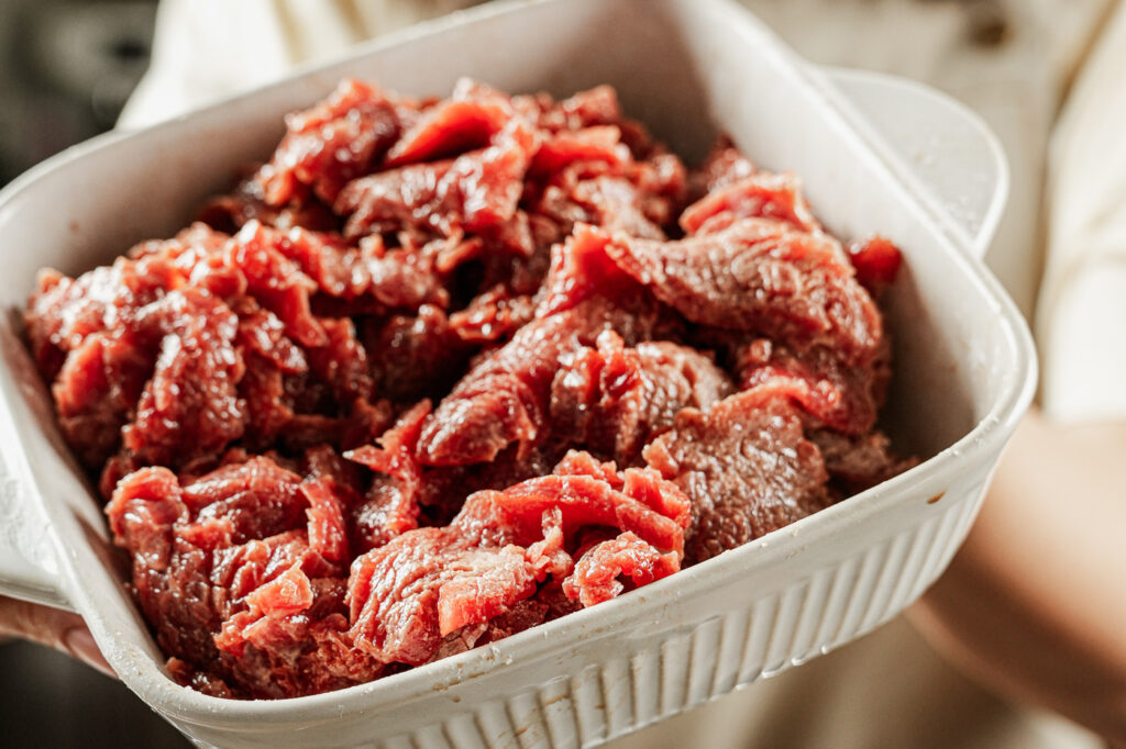 Coat beef with cornstarch