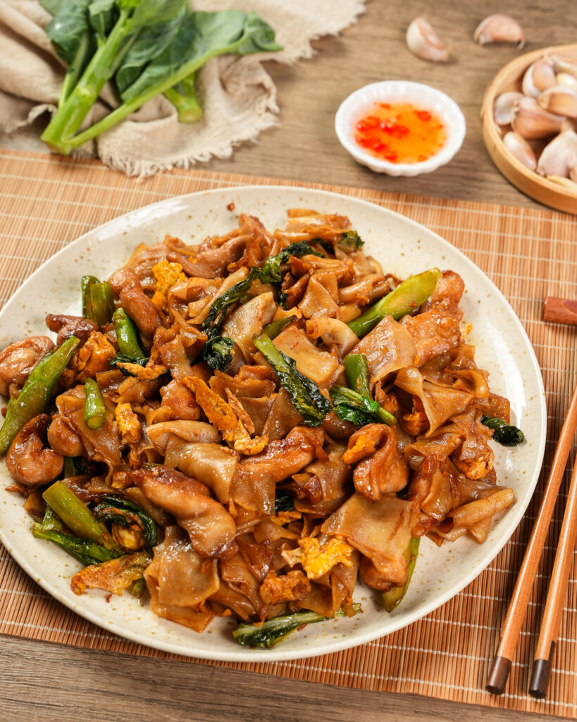 Pad See Ew (Thai Stir Fried Rice Noodles)